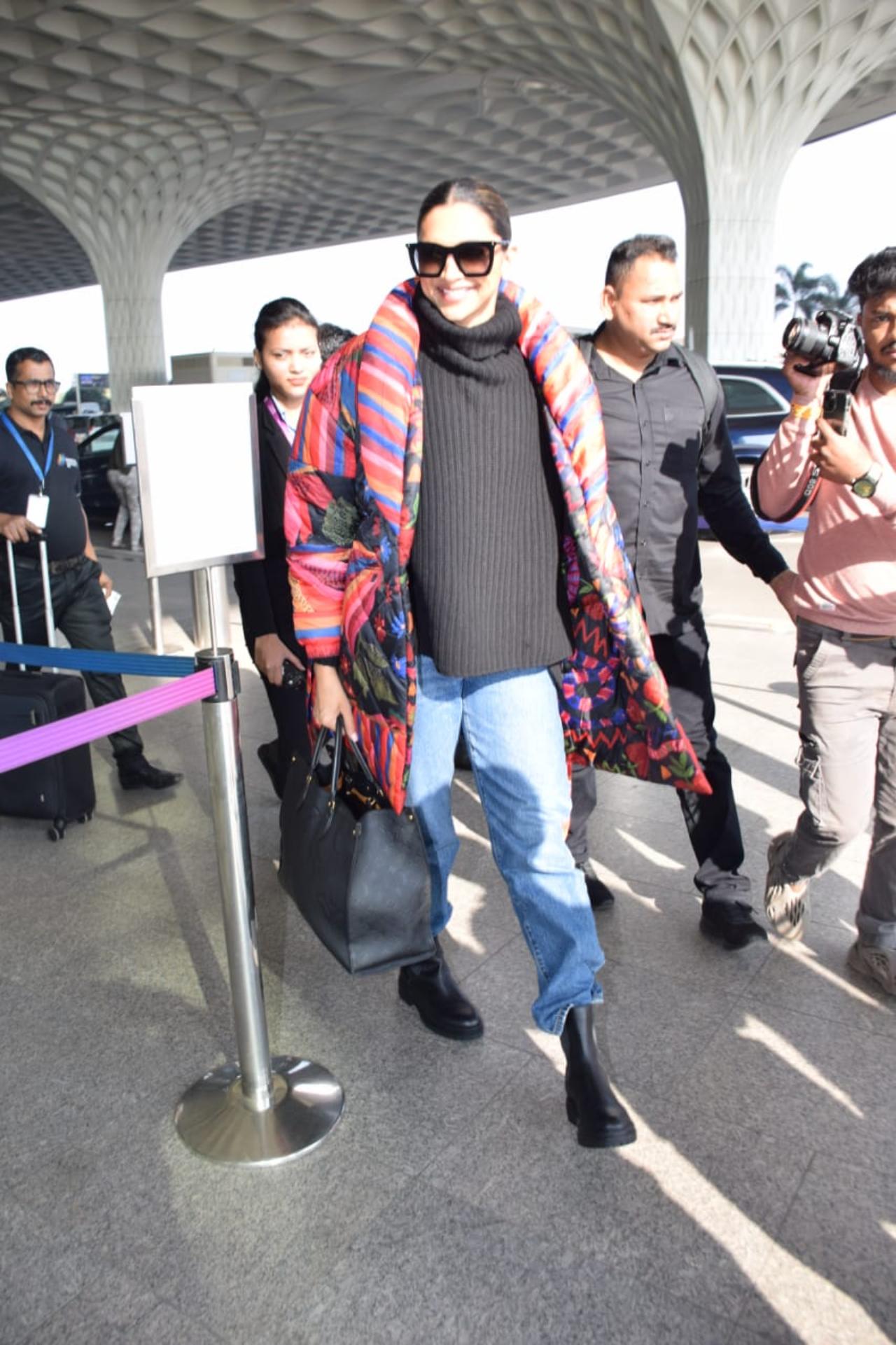 Around the same time as Hrithik, Deepika too was seen arriving at the airport. The actress who has been paired opposite Hrithik for the first time flashed her smile as she made her way to the airport