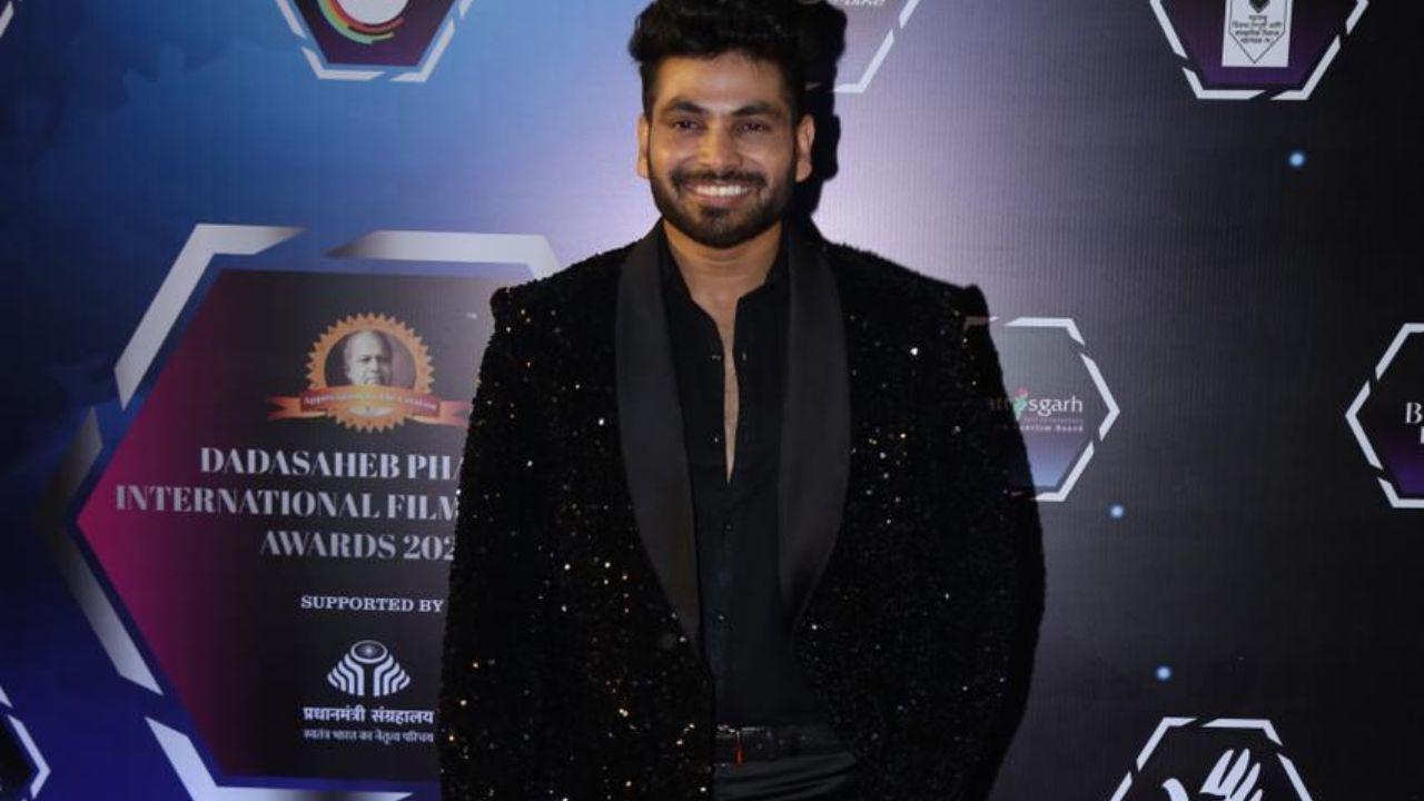 One of the most affable personalities Shiv Thakare, who is fresh after the new-found success of being the first runner-up of ‘Bigg Boss 16’ was also seen at the event.
 