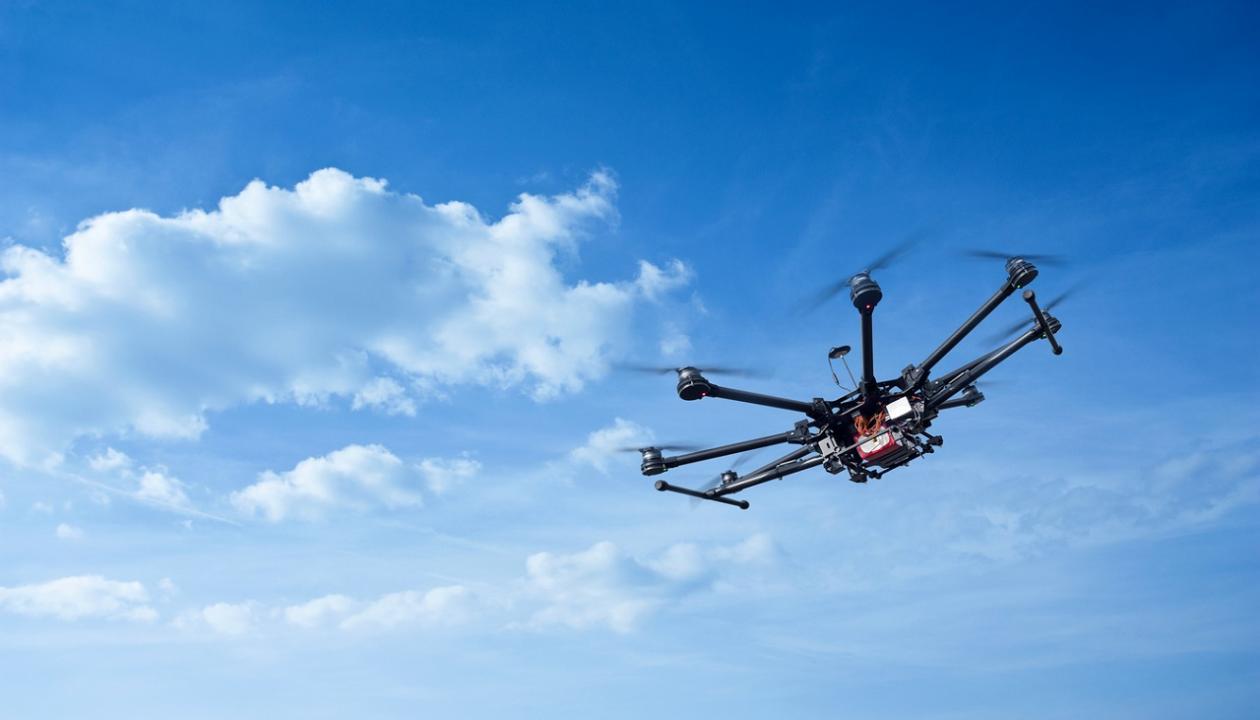 Punjab: Pakistan drone spotted near IB in Gurdaspur, returns after BSF troops open fire Punjab: Pakistan drone spotted near IB in Gurdaspur, returns after BSF troops open fire