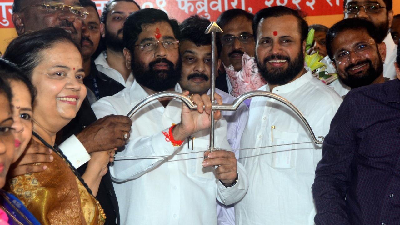 Both factions of Shiv Sena- Eknath Shinde and Uddhav Thackeray have been fighting for the bow and arrow symbol of the party since Eknath Shinde camp revolted against Thackeray last year.