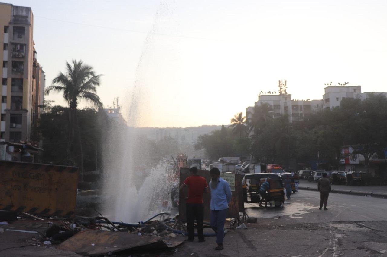The water pipeline was allegedly damaged and the water began to leak on Wednesday night at a construction site located on the Goregaon-Mulund link road in Goregaon East