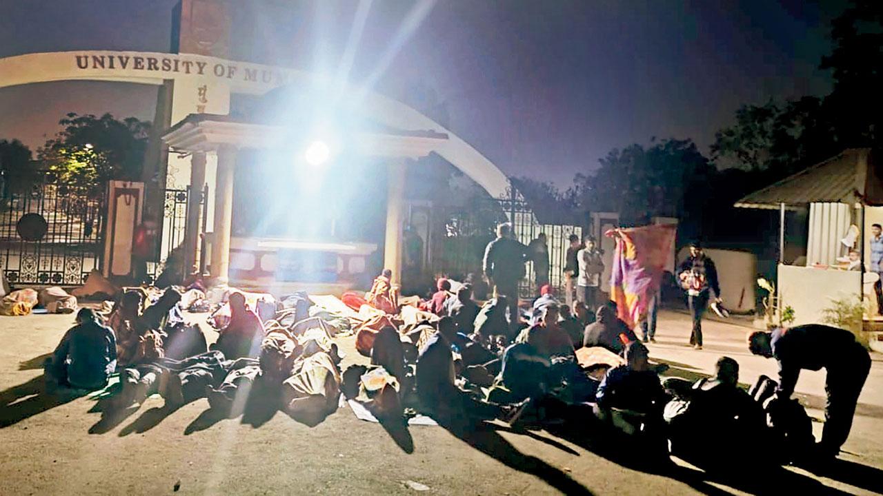 Candidates sleep near the Mumbai University. Pic/Rajesh Gupta