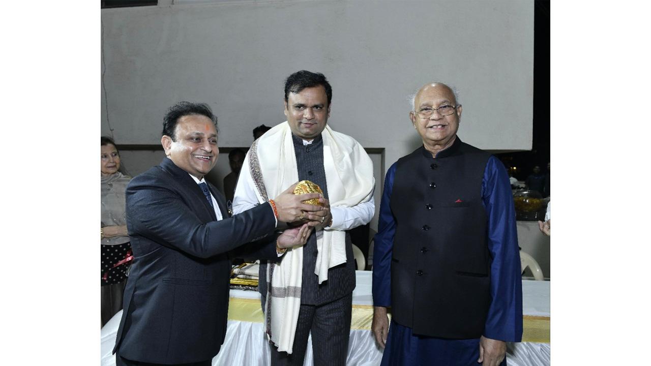 Jalkiran CHS Hon Sec Dr Padmakar Nandekar Felicitates Shri Rahul Narwekar At Golden Jubilee Event