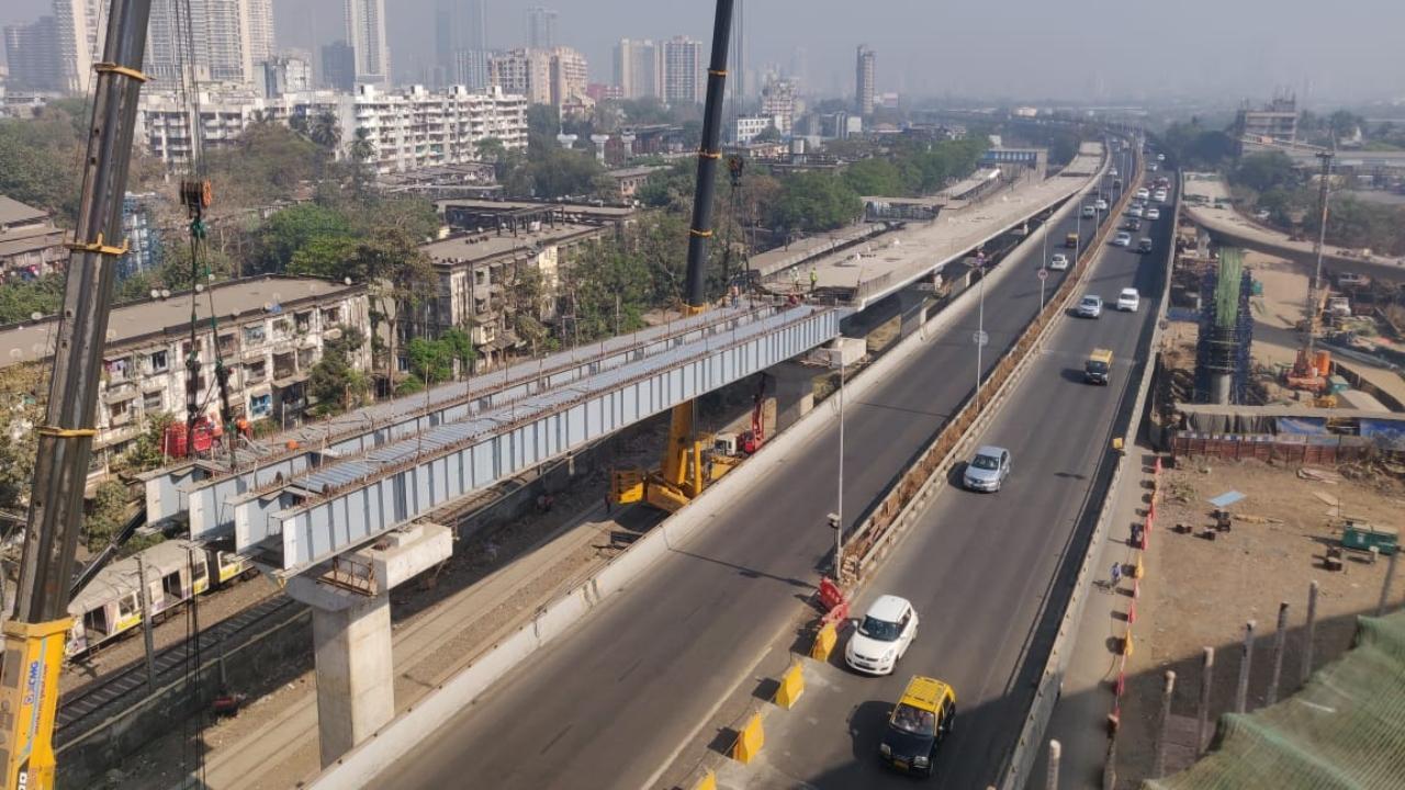 Mumbai: MMRDA installs first composite steel girder span at Sewri