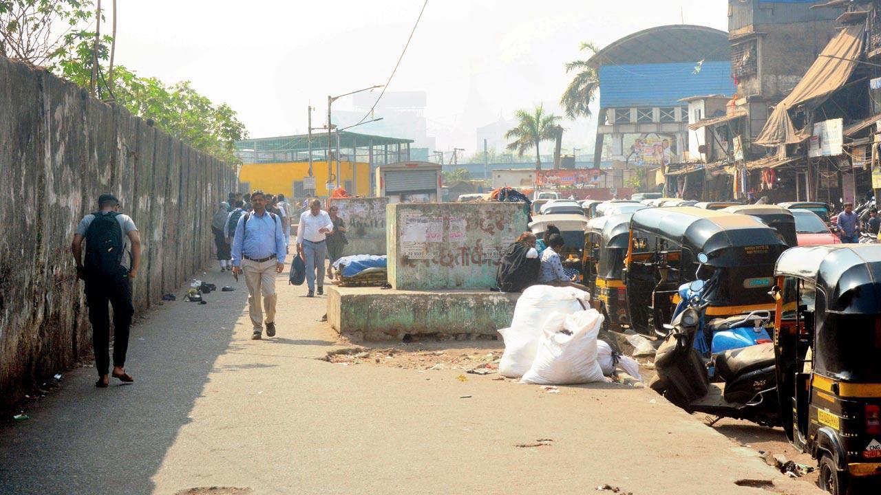 Mumbai: No sign of when Bandra skywalk will be built