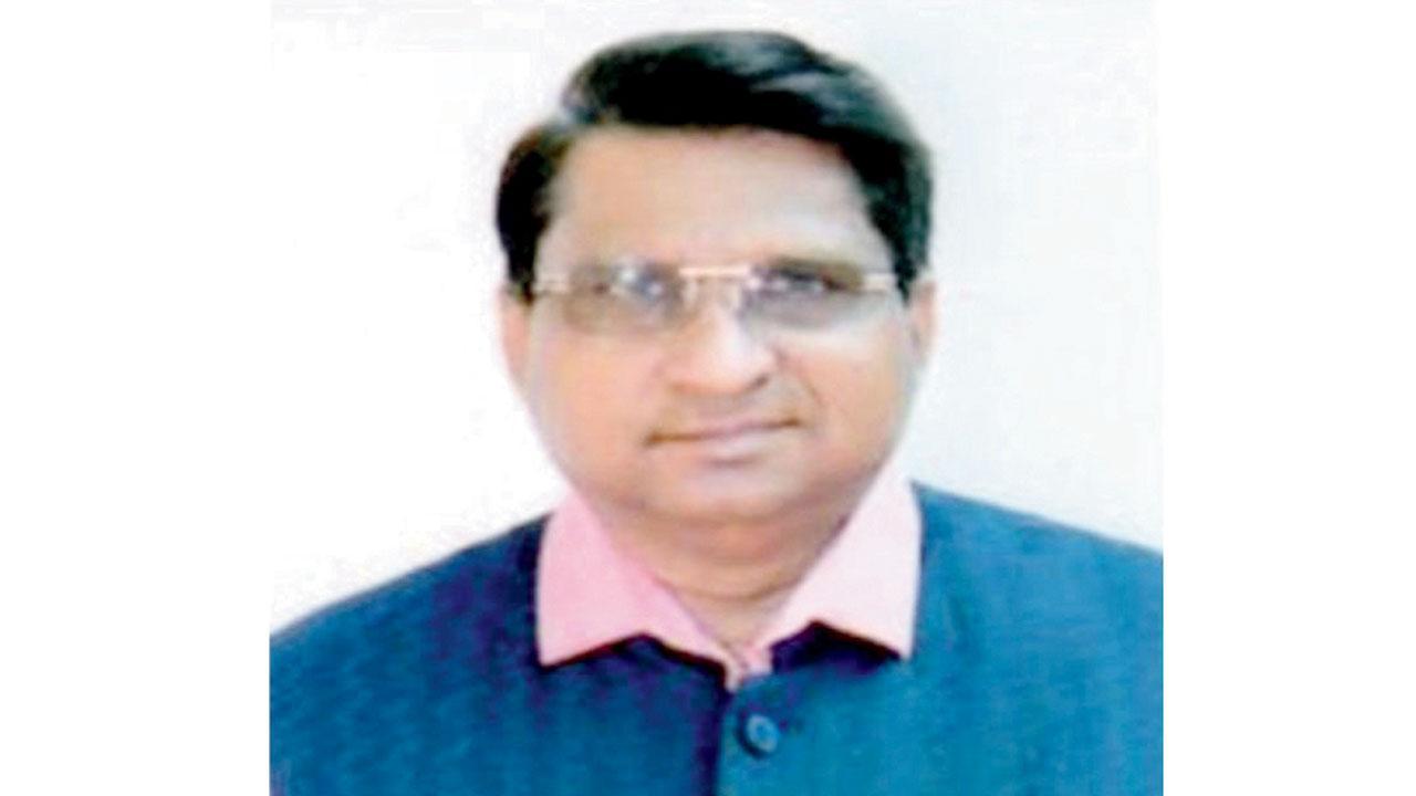 Mumbai: IAS officer collapses at SoBo restaurant, dies in hospital