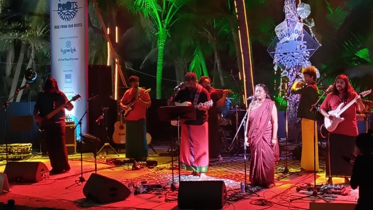 Folk music vocalist Shilpa Mudbi took the audience back to her roots as she sang along with Raghu Dixit and his band on stage. It was the perfect end to the festival, as they were also joined by Raju Das Baul, to celebrate the rich diversity of India's culture and musical roots. Photo Courtesy: Nascimento Pinto