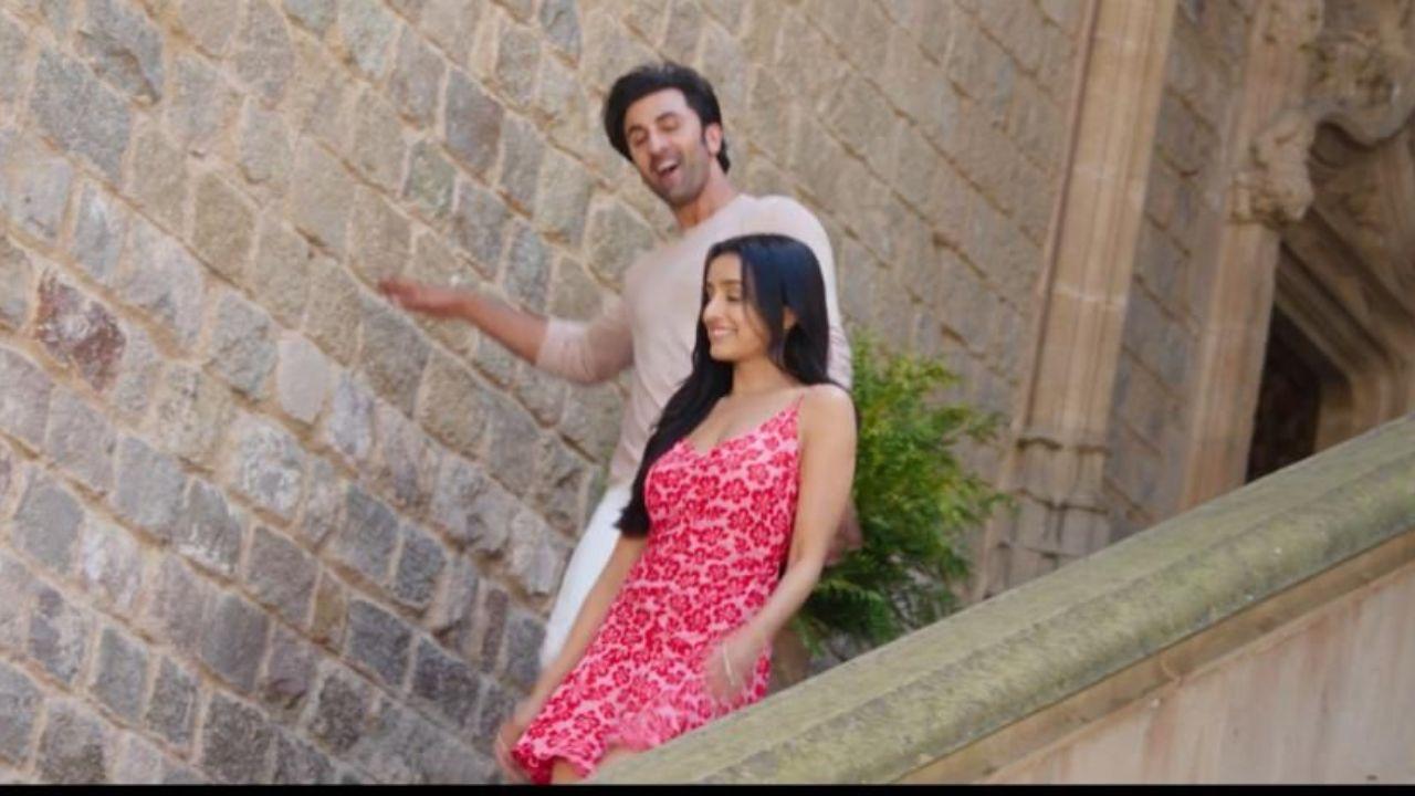 Ranbir, Shraddha have 16 costumes changes in the song 'Tere Pyar Main