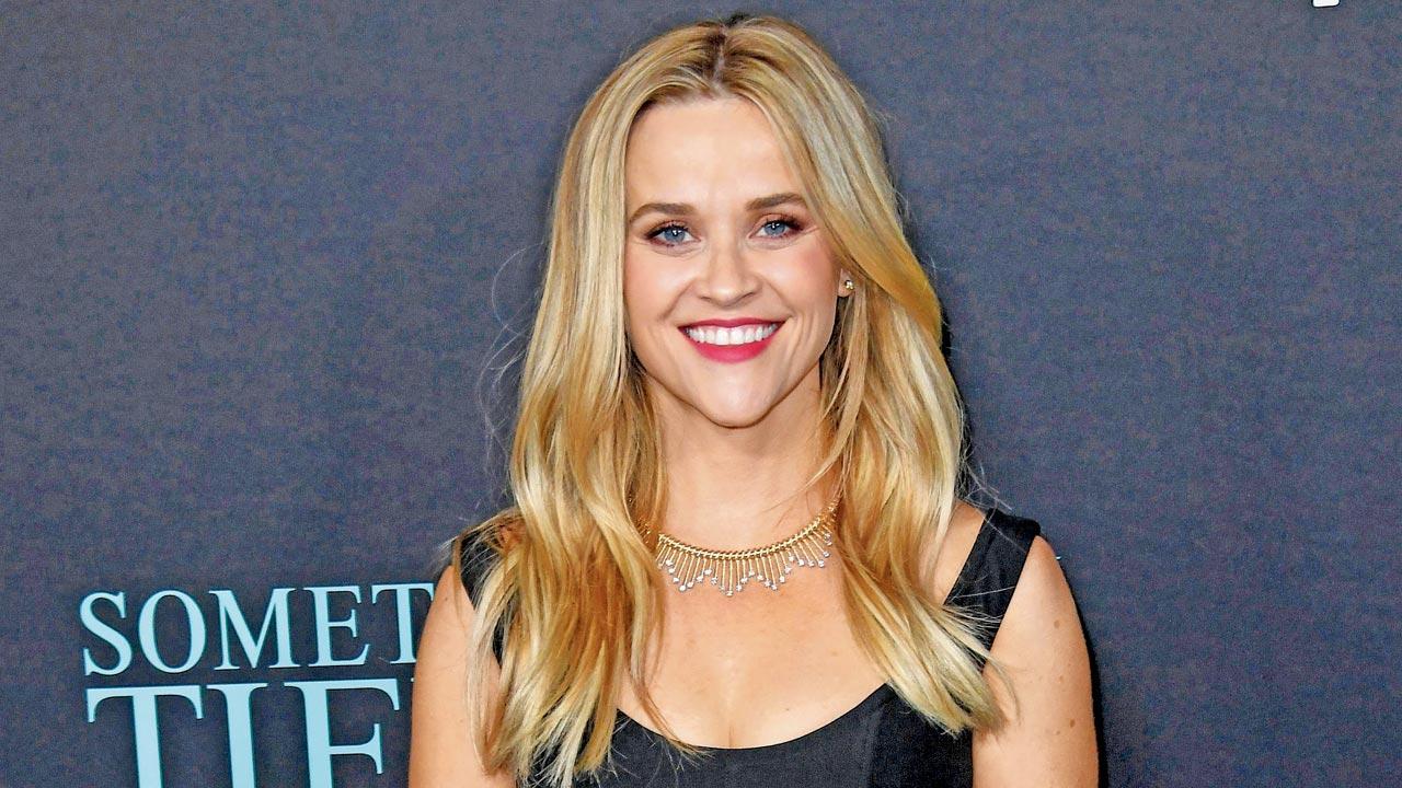 Close of play: Reese Witherspoon, sons are Gunners fans