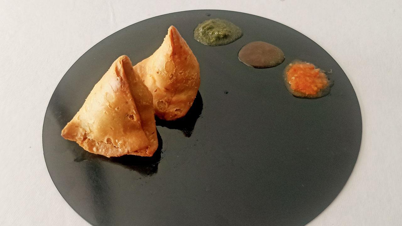 With these frozen samosas, treat yourself to UP-style flavours at home