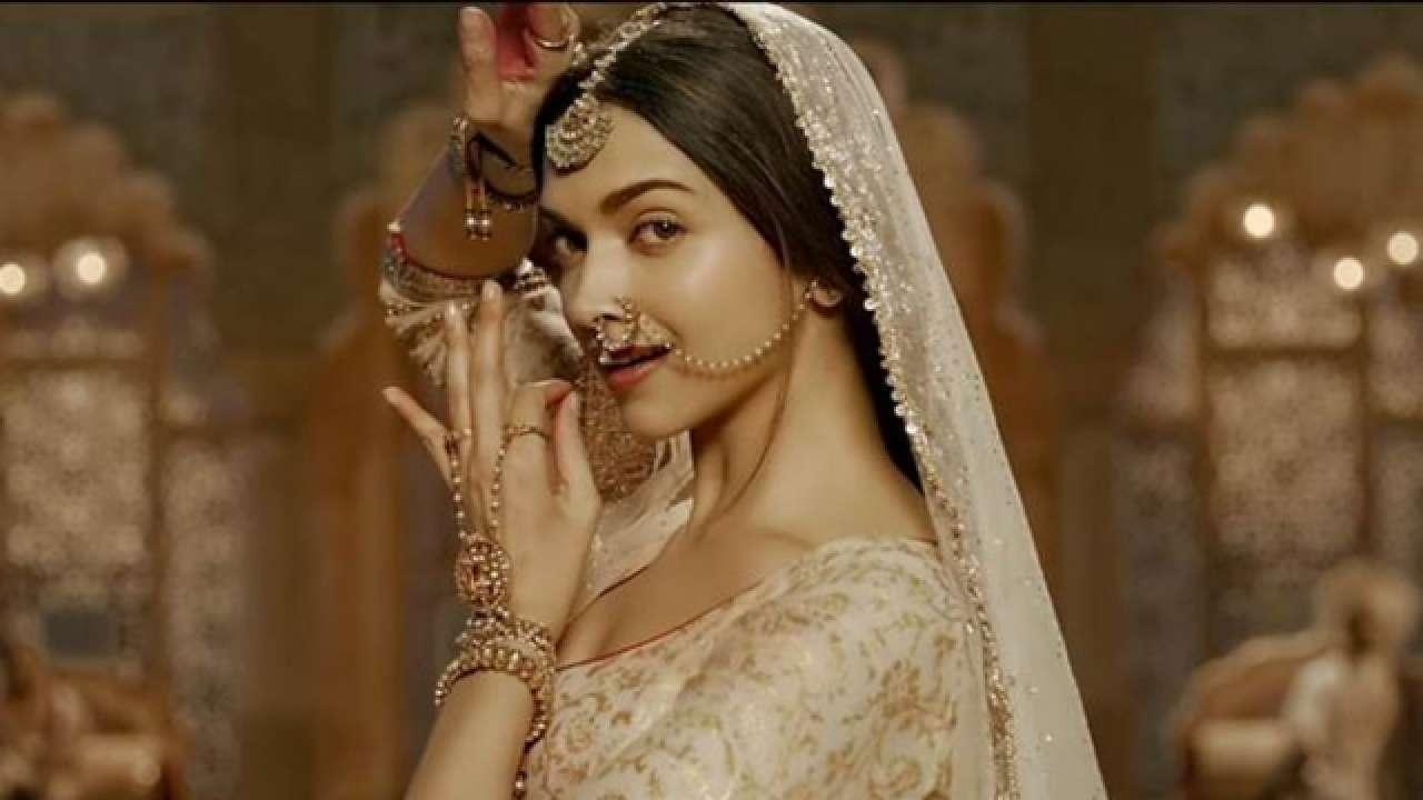 Deepika Padukone as Mastani in Bajirao Mastani
Deepika has managed to play distinct and varied roles in Sanjay Leela Bhansali's world. This is yet another strong character portrayed by Deepika. She plays Mastani, who falls in love with the married Peshwa Bajirao. Despite social opposition, the warrior princess Mastani remains steadfast in her love and proves her worth on the battlefield