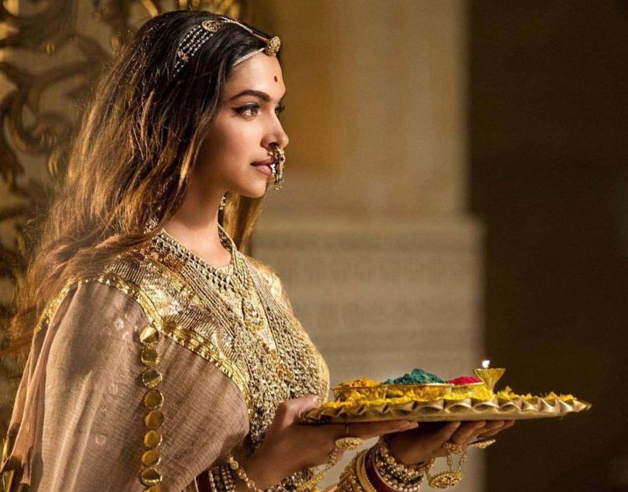 Deepika Padukone as Rani Padmaavati in Padmaavat 
In what can be called as one of Deepika's finest performance, the film brings out the resilience of the queen in the worst of times. The legendary queen defies stereotypes and challenges societal norms because of her beauty, intelligence, and bravery