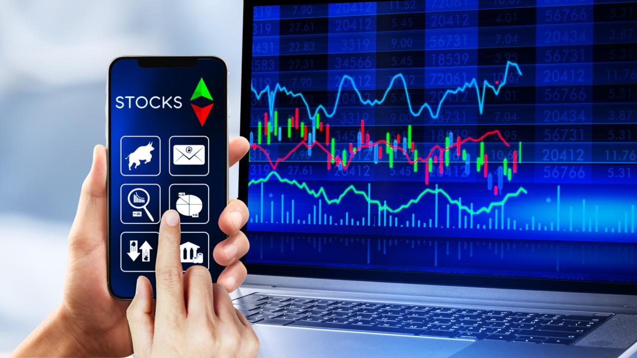 Sensex declines 334 points as metal, power shares retreat amid FII outflows