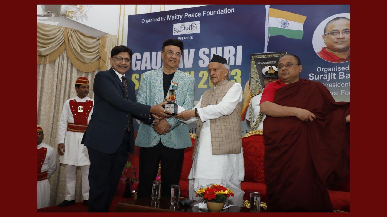 Sunil Nikhar Honored with Gaurav Shri Samman 2023 by Honorable Governor of Maharashtra Shri Bhagat Singh Koshyari