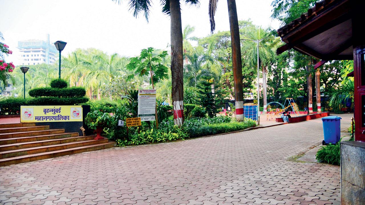 Locals don’t want Patwardhan Park to be harmed due to the underground parking lot. File Pic/Pradeep Dhivar