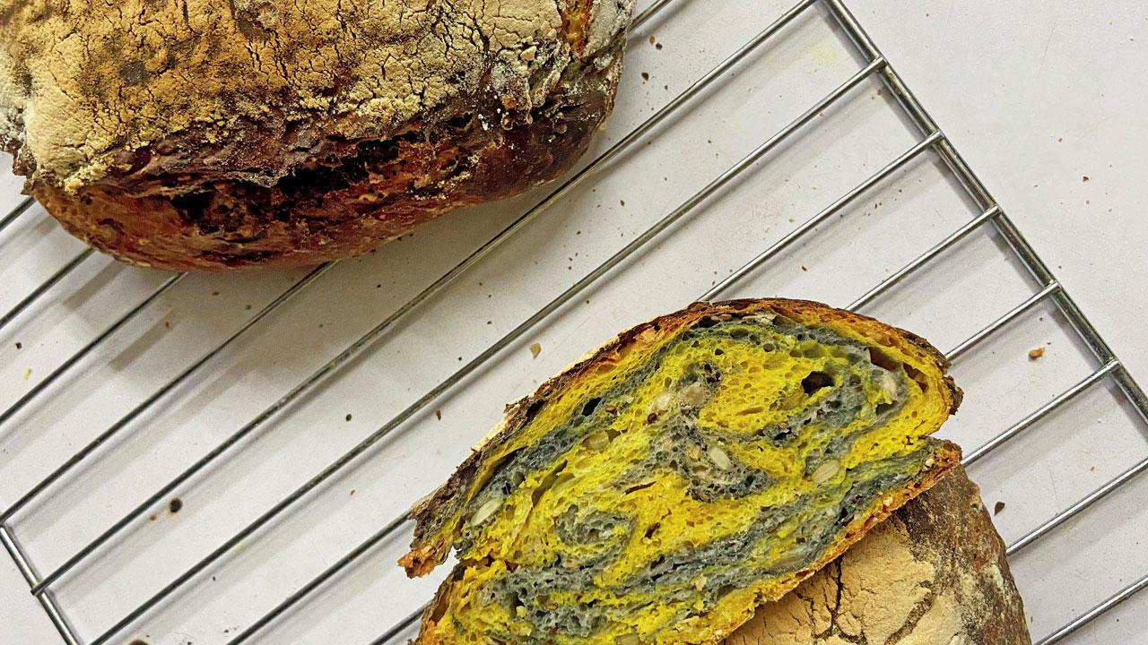 Turmeric and charcoal sourdough by Pranav Kelkar served at the previous edition
