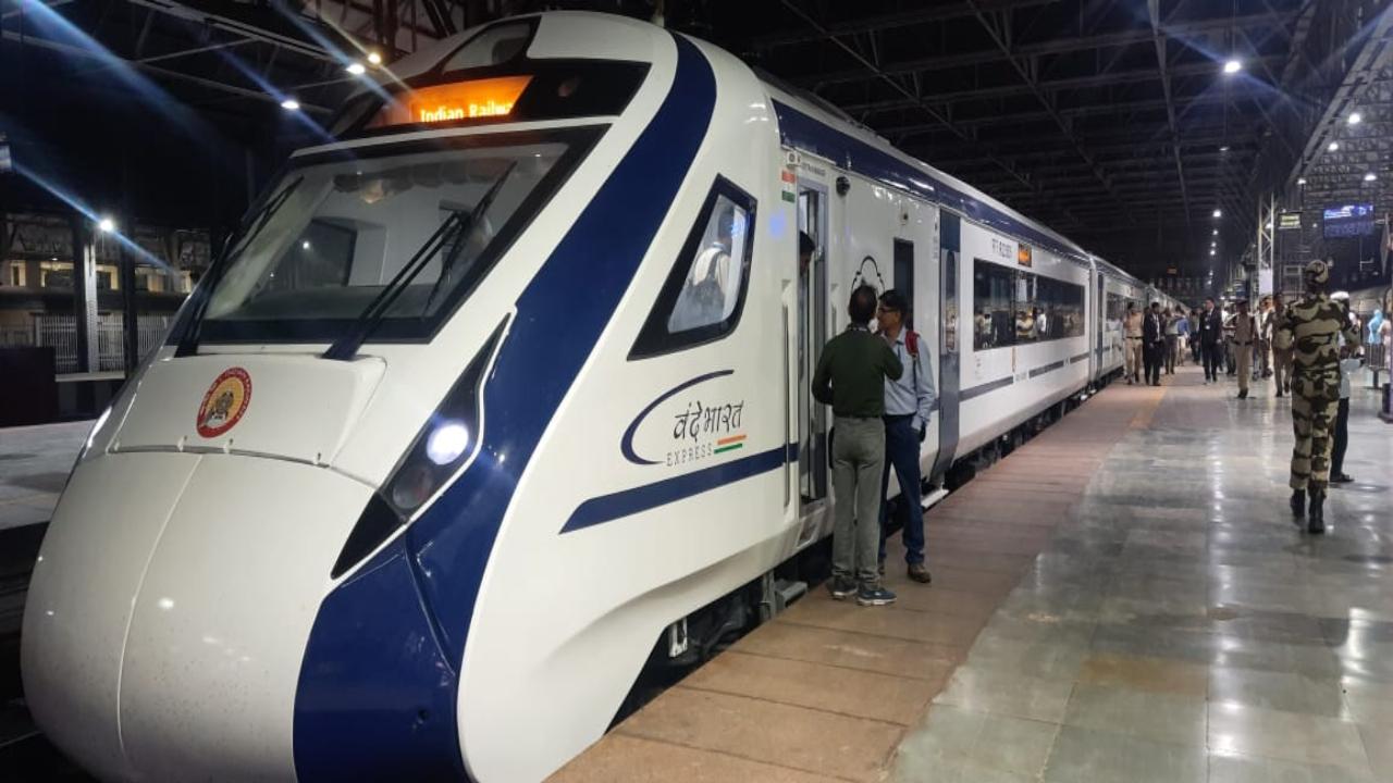 Vande Bharat Express is an indigenously designed semi high-speed self-propelled train set of 16 coaches. The train reaches a speed of 160 kmph in just 140 seconds and provides better riding comfort for passengers. The train has a control management system for monitoring air-conditioning and every coach is fitted with passenger information and infotainment system. Fitted with automatic plug doors with sliding footsteps and touch free sliding doors inside coaches, the train is equipped with aeroplane-like bio-vacuum toilets. The train is also equipped with 'kavach', a train collision avoidance system