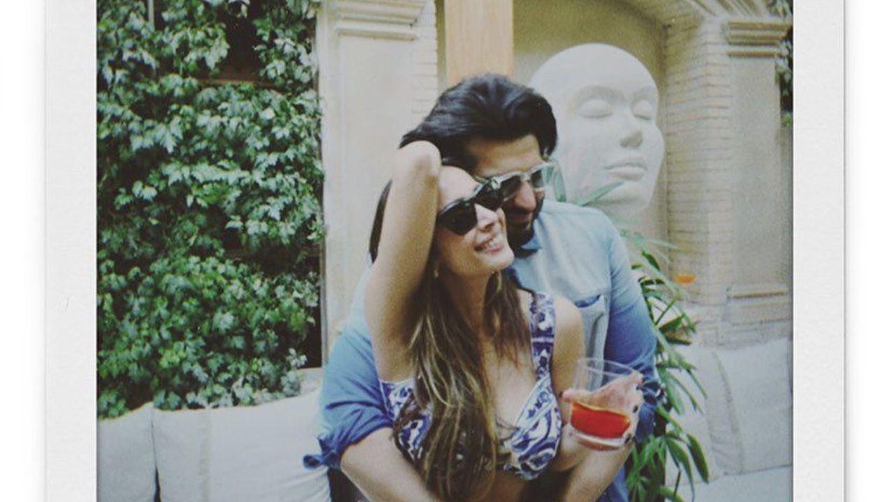 Arjun Kapoor He posted an extremely adorable photograph with his ladylove Malaika Arora with a red heart emoji.