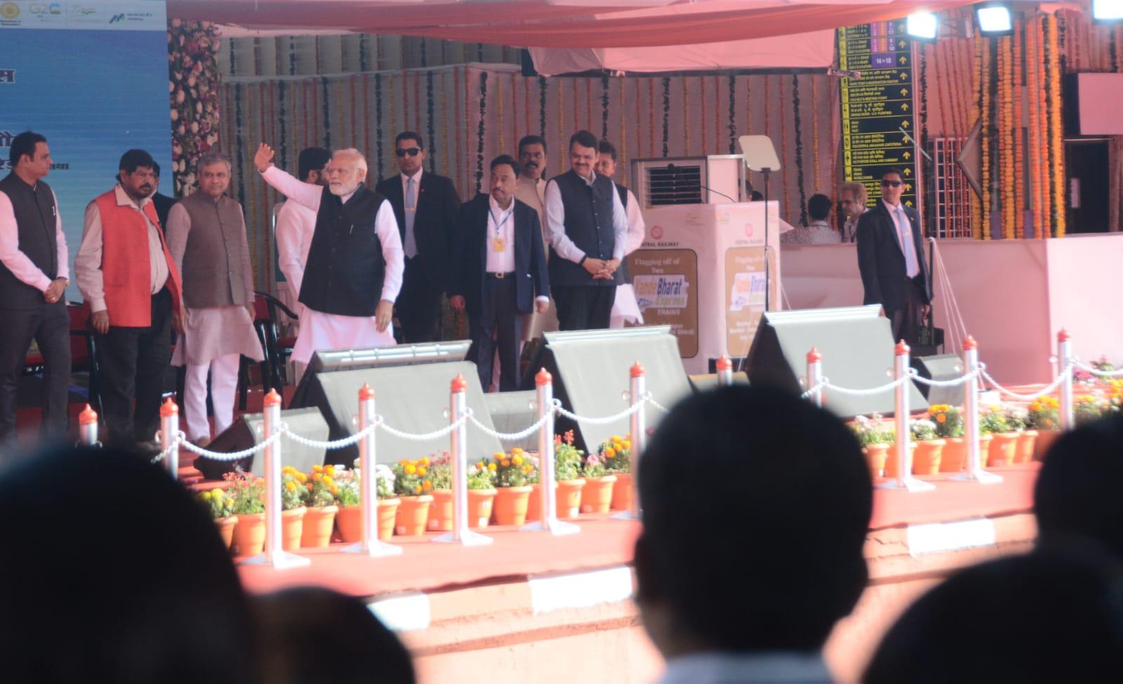 The Mumbai-Solapur Vande Bharat Express will cover a distance of 455 km between Mumbai and the textile city in 6 hours and 30 minutes, slashing the time by one hour