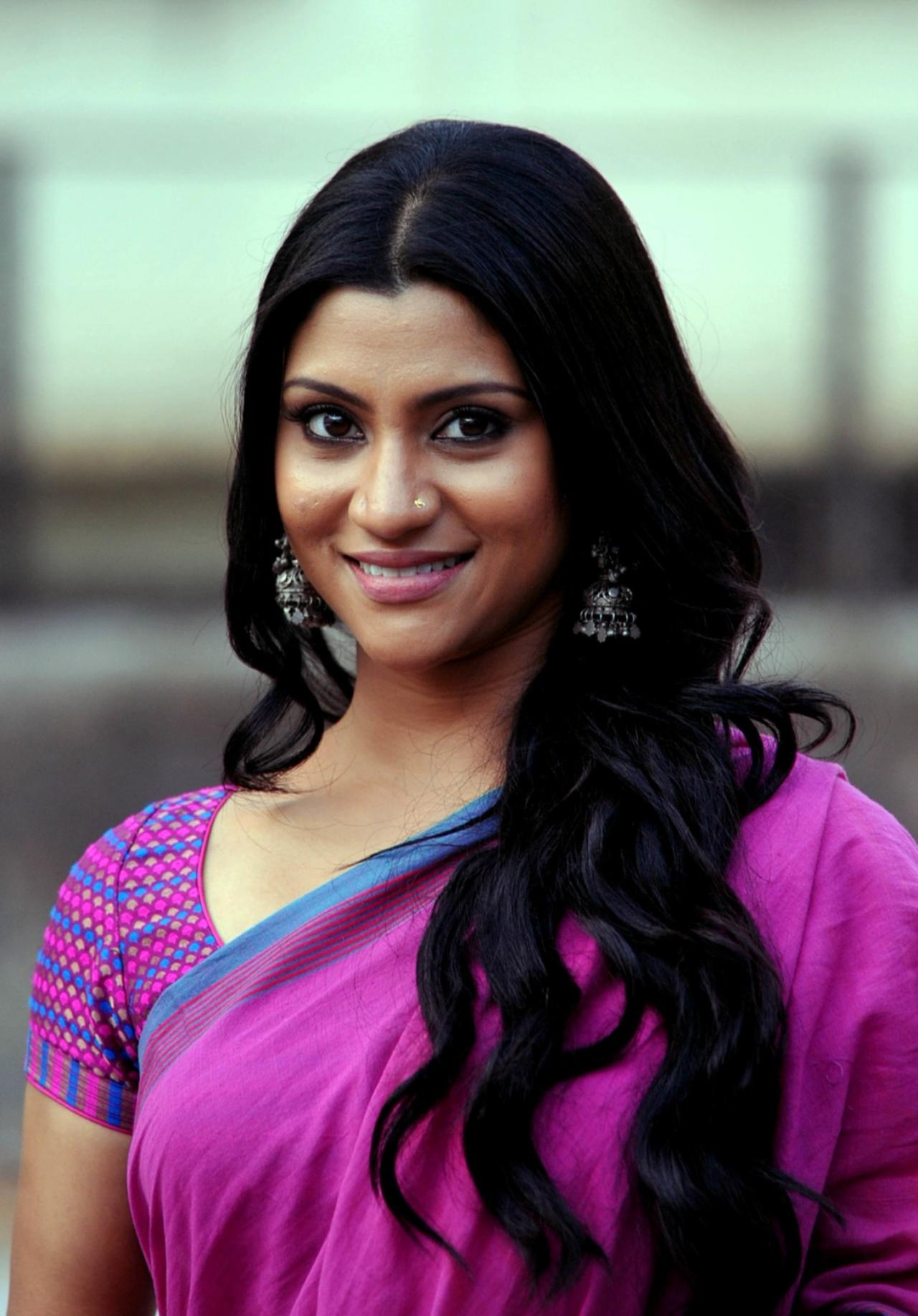 Konkona Sen Sharma
The talented actress Konkana Sen Sharma has given some memorable performances as an actress. She tried her hands in writing with the short film Naamkoron. Taking further her writing skills she has written and directed thriller A Death in the Gunj that won her several accolades