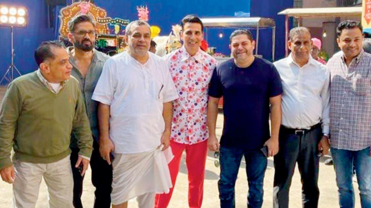 Producer Nadiadwala (in green) with the cast at the teaser shoot 