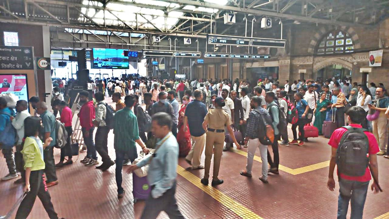 Congratulating the residents of Mumbai after dedicating two Vande Bharat trains, Prime Minister Narendra Modi said that Vande Bharat trains reflect India's speed and scale.