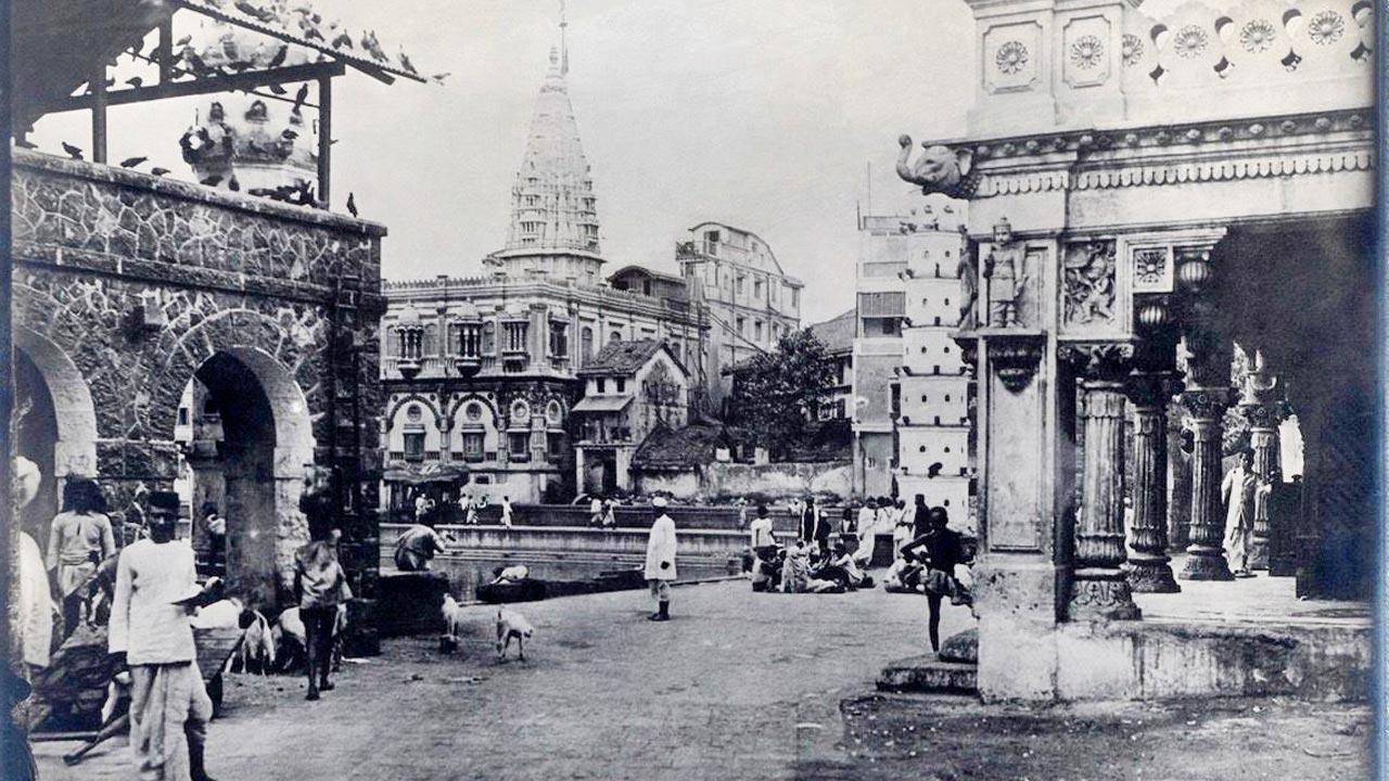 A view from Kamnath Mahadev Mandir from across the Mumbadevi Tank at Mumbadevi Temple, 1890. Pic Courtesy Collection of Mrinal Kapadia, India Visual Art Archive