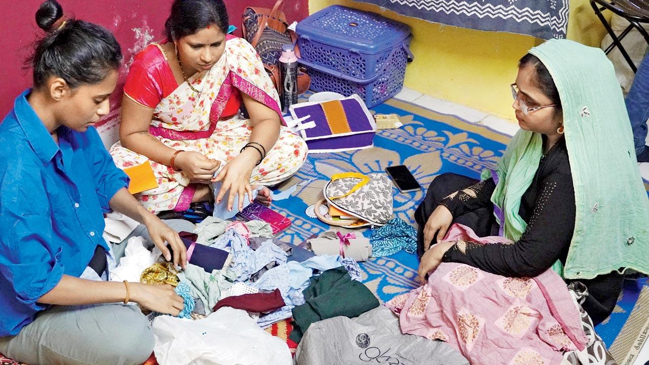 The workshop in progress at Shankarwadi