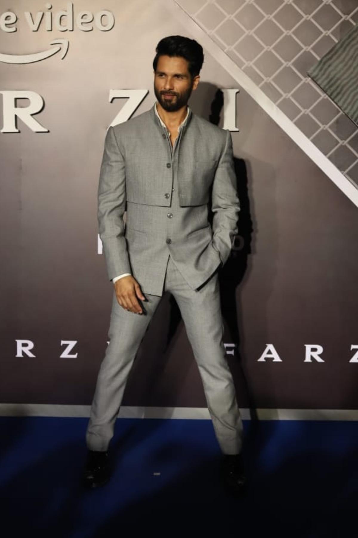 Shahid kapoor blazer style sales
