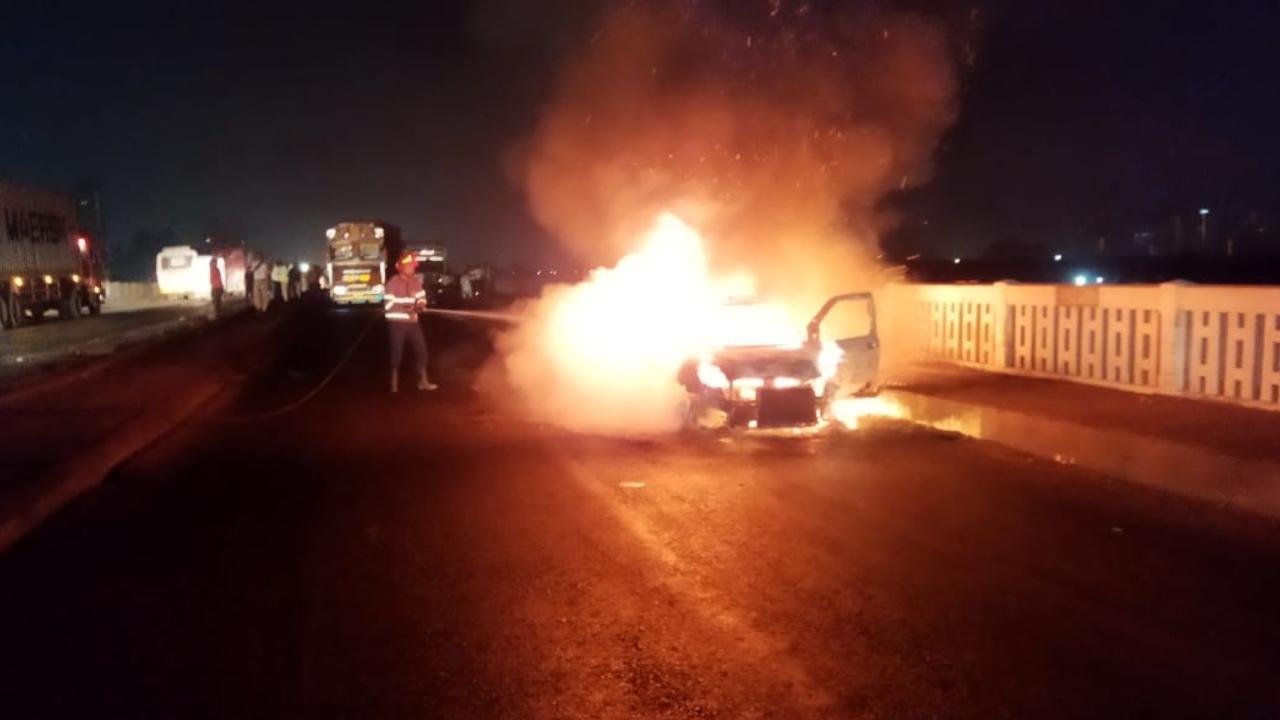 Thane: Car catches fire in Kalwa