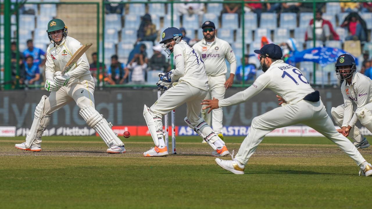 K L Rahul takes a stunner to send back Khawaja as India reduce Australia to 199/6