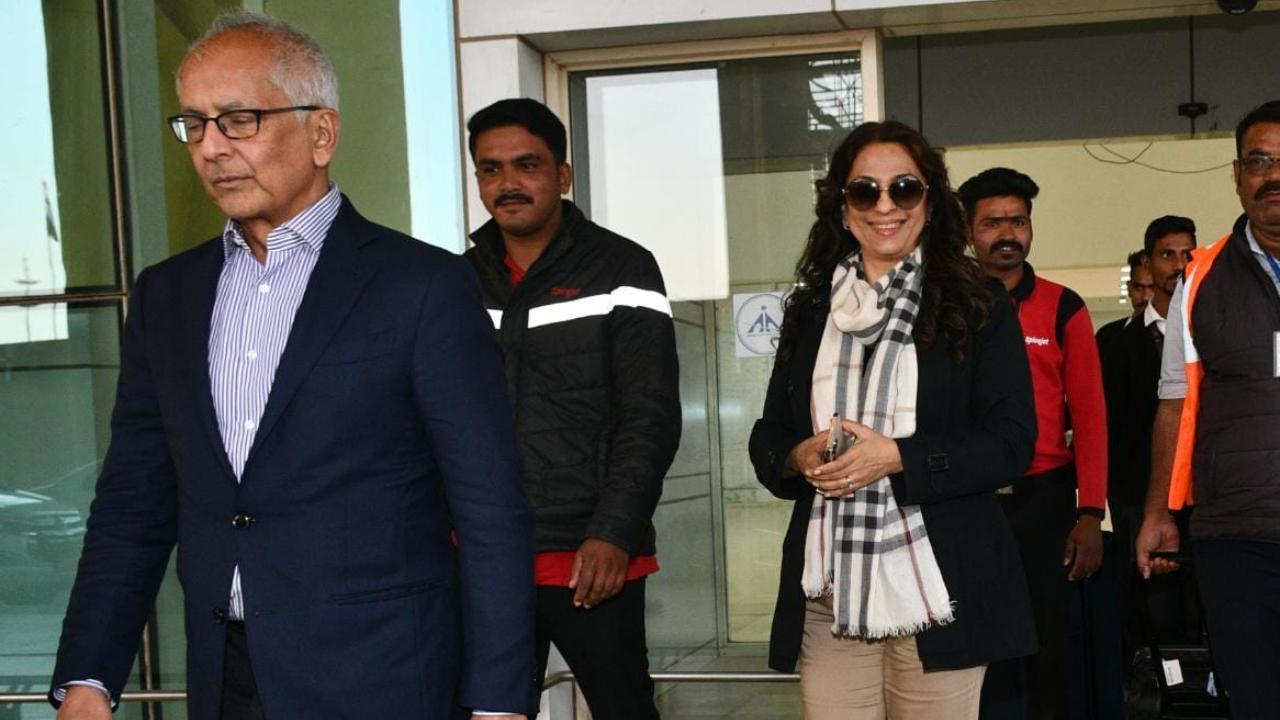 Sidharth Malhotra-Kiara Advani Wedding: Juhi Chawla, Jay Mehta arrive in Jaisalmer