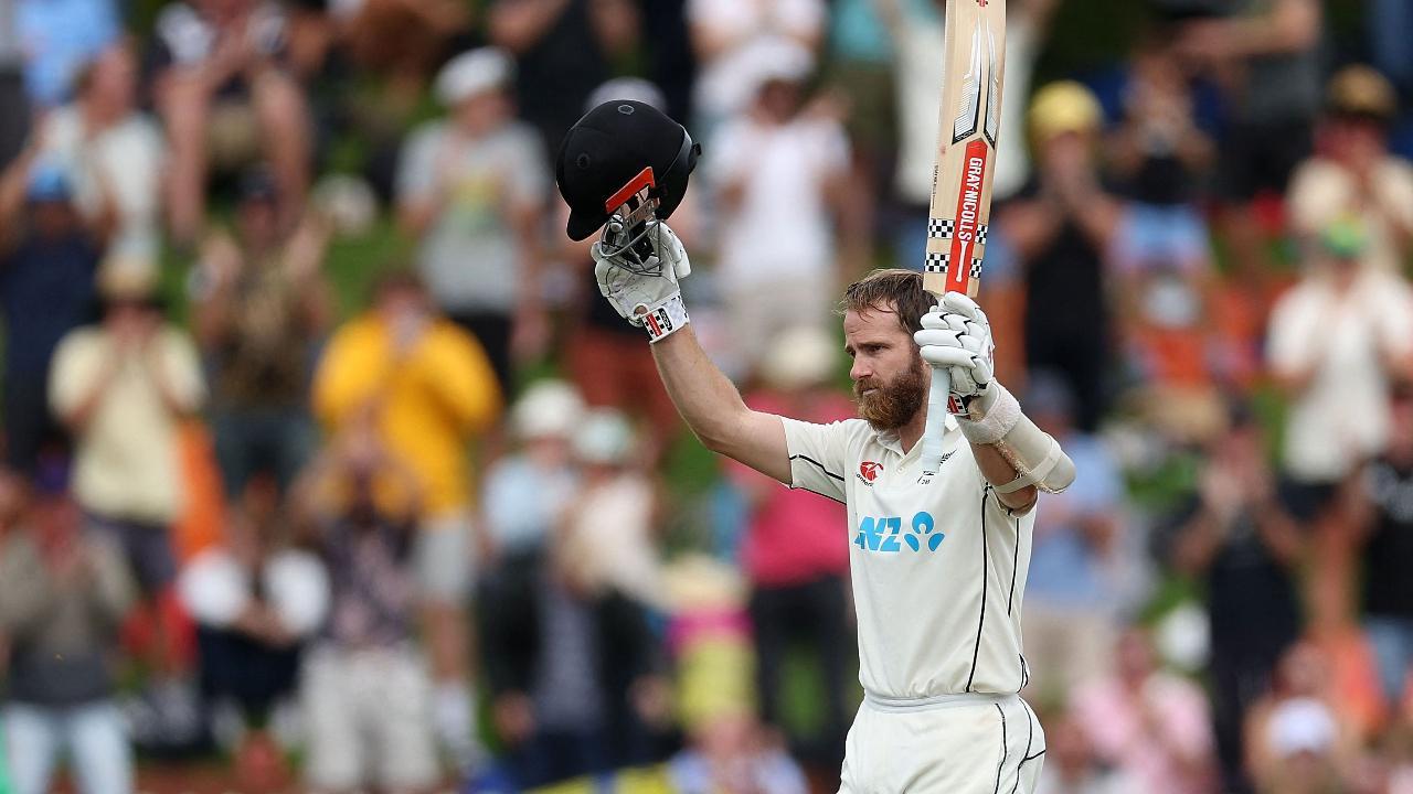 'Record-breaker' Kane Williamson bats Black Caps back into 2nd Test