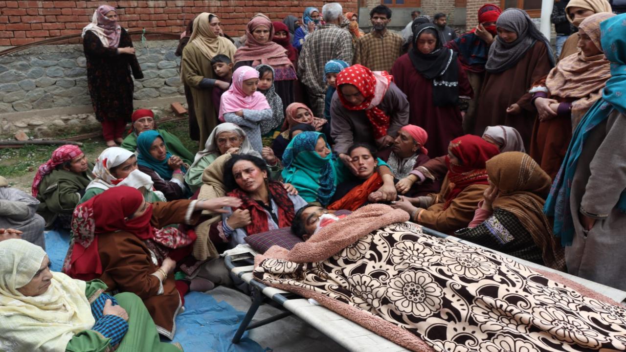 People's Democratic Party (PDP) chief Mehbooba Mufti blamed the BJP-led Centre for failing to protect Kashmiri Pandits. The former Jammu and Kashmir chief minister also hit out at the perpetrators of the attack. She said, 