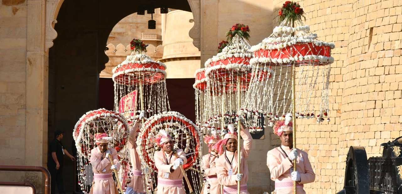 After the grand ceremony, band members dressed in pink and white were seen leaving the venue. Earlier in the day pictures of the groom's horse from the barat had gone viral. 