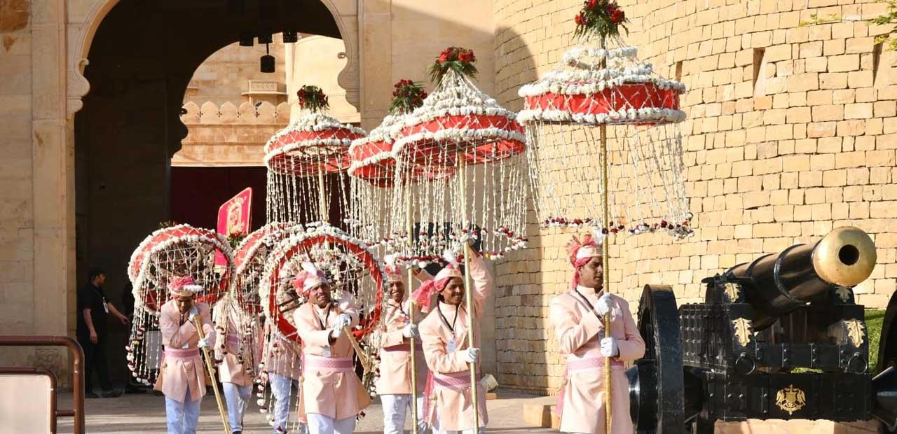 According to reports, around 100 to 150 VVIPs attend this high-profile wedding. Shahid Kapoor and his wife Mira Rajput, Karan Johar, Manish Malhotra and Juhi Chawla are some of the B-town biggies who had made their way to Jaisalmer.