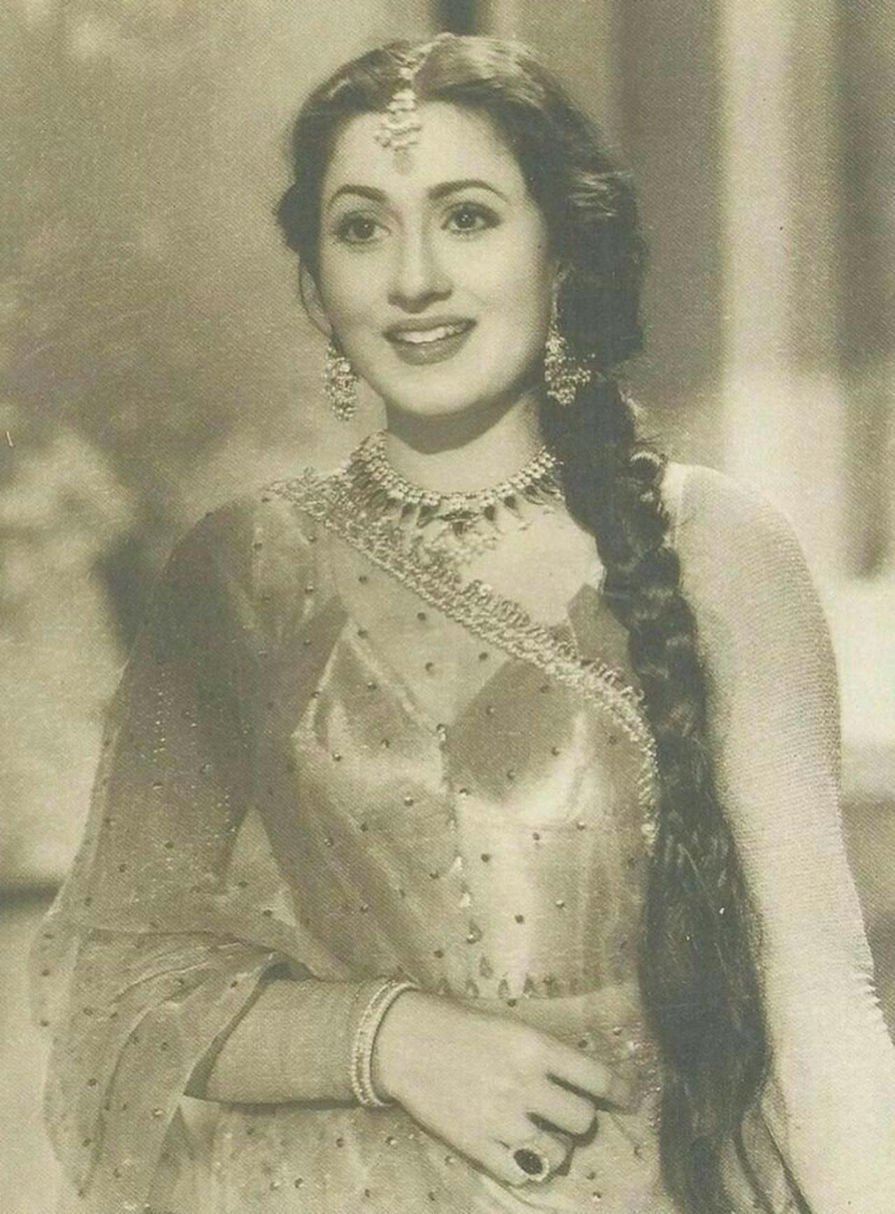 Madhubala featured as a lead actress in the film 'Neel Kamal' which also starred Raj Kapoor. She was only 14 back then.  Madhubala was credited as 'Mumtaz' in the film's credits. That was her original name. After 'Neel Kamal', she adopted Madhubala as her screen name