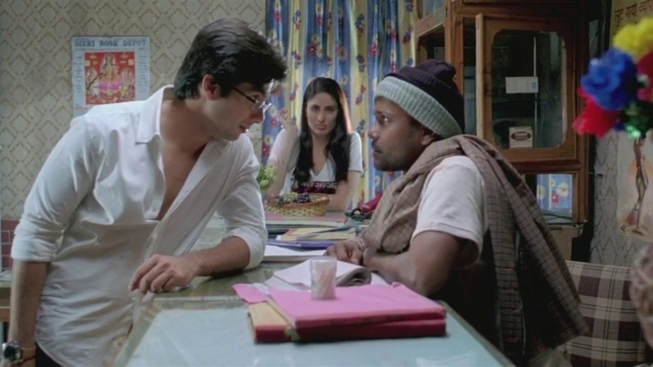 Tuesday Trivia: Actor who played Hotel Decent manager in 'Jab We Met' had 2 more roles in the film