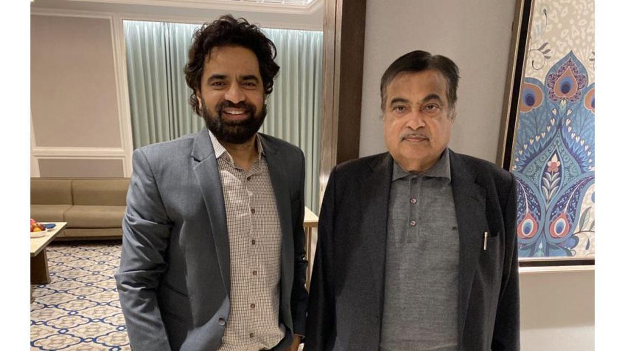 Mr. Nitin Gadkari Heaps Praise For The Producer  Mr. Jay Patel Of  “I Am Gonna Tell God Everything “ 