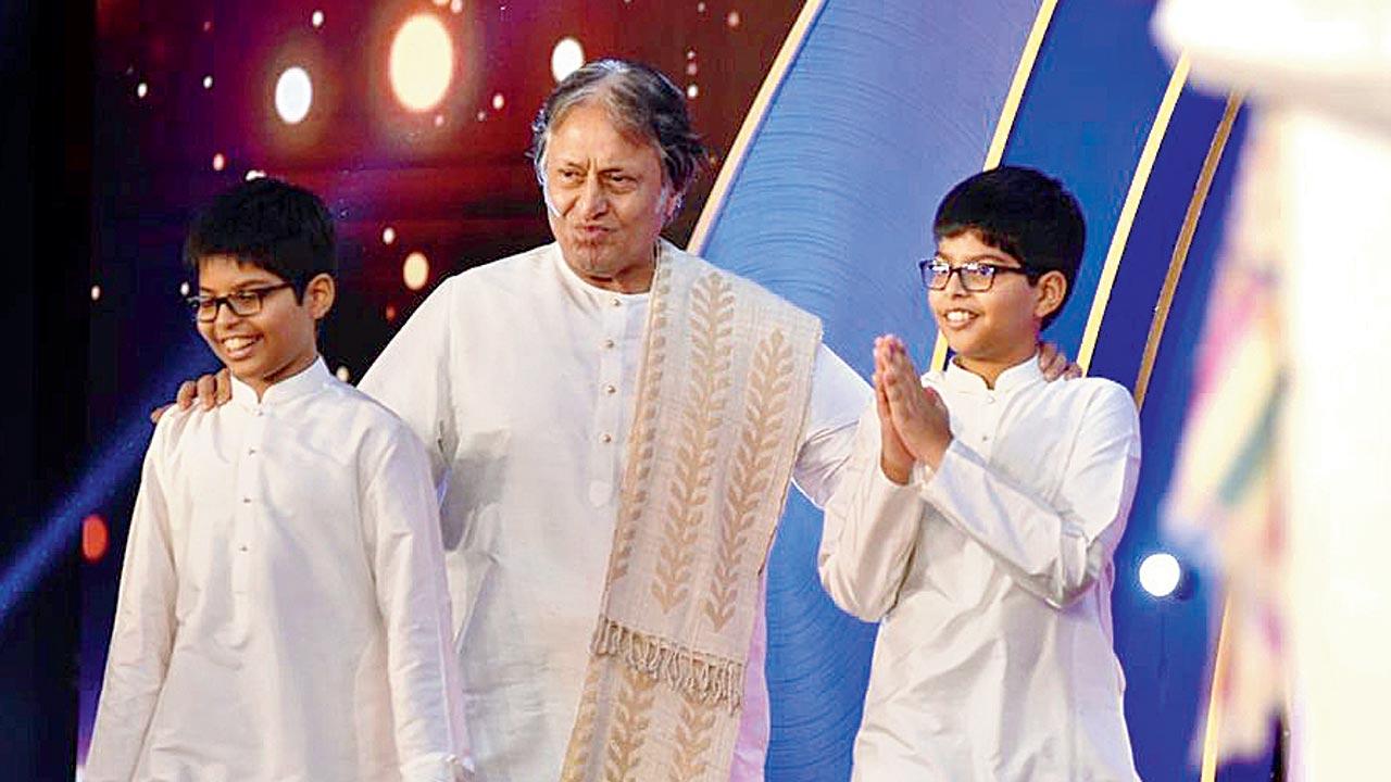 Ayaan, Ustad Amjad Ali Khan and Amaan Ali Bangash