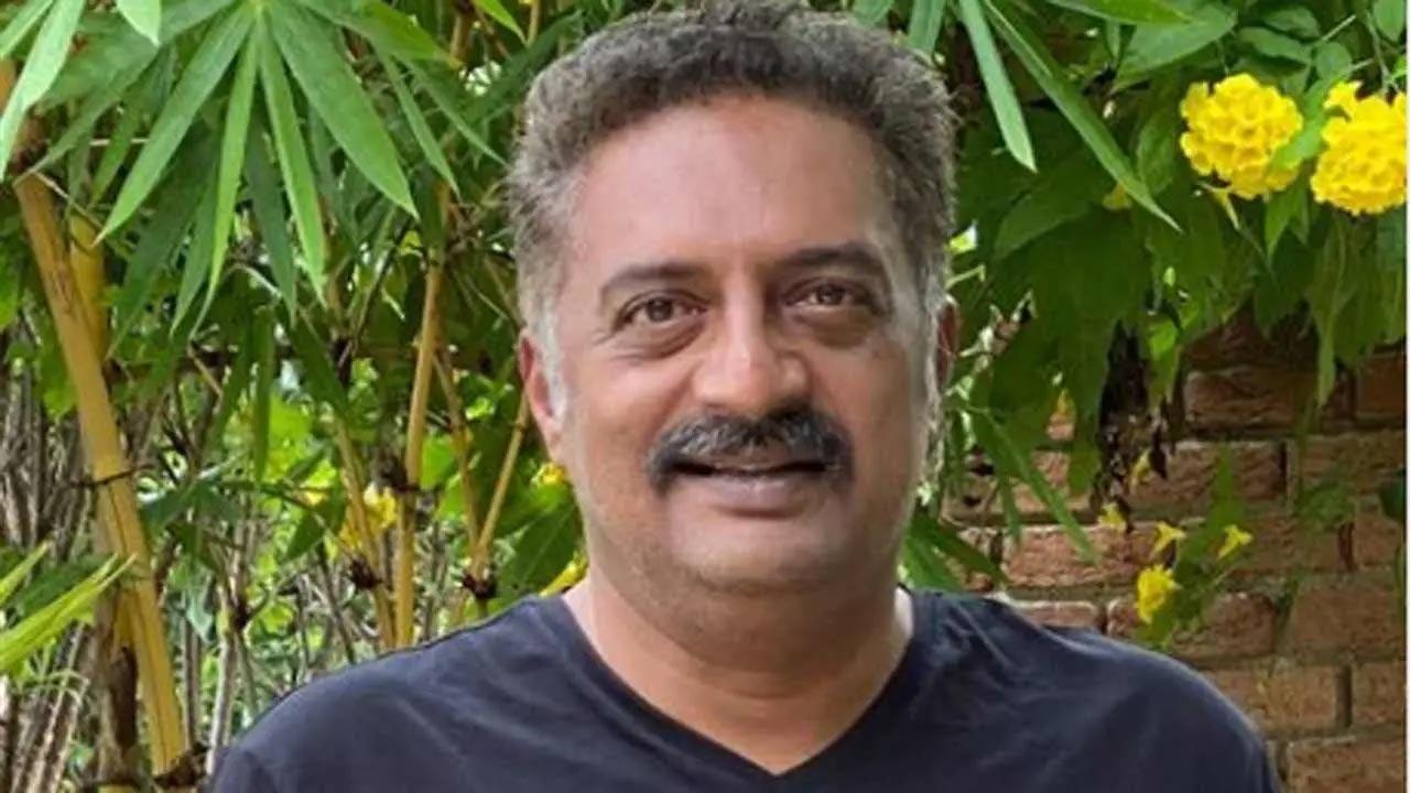 Andhkar Raj:  Vivek Agnihotri slams Prakash Raj after criticism of 'The Kashmir Files'