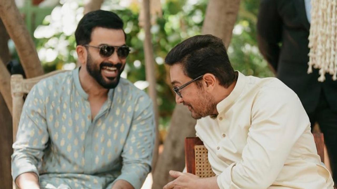Prithviraj shares candid picture with Aamir Khan, calls him an 'inspiration'