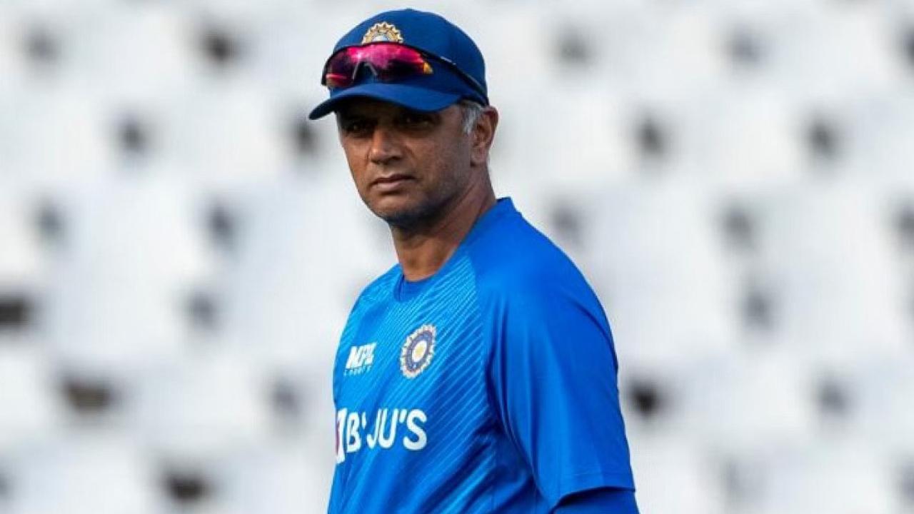 Dravid's wild roar eclipses on-field celebrations after Siraj's heroics power India to dream start: Watch