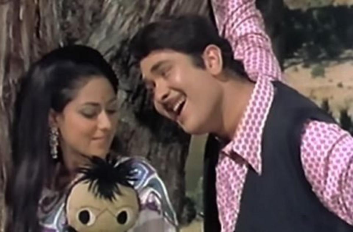Jaane Ja: From 'Jawani Diwani', this soulful song shows the range of Kishore Kumar and Asha Bhosle. The chemistry between Randhir and Jaya was also talked about back then. Randhir has very few notable films to his credit, unlike Rishi Kapoor. But these songs are etched in the minds of music lovers for ages. 