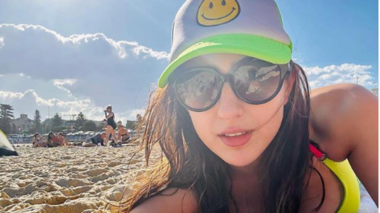 Sara Ali Khan soaks in sunlight at Sydney beach, check pic