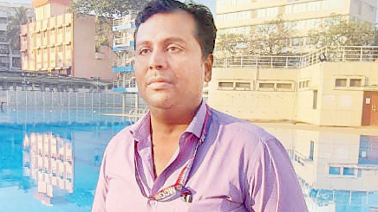 Vishal Sagare, swimming coach