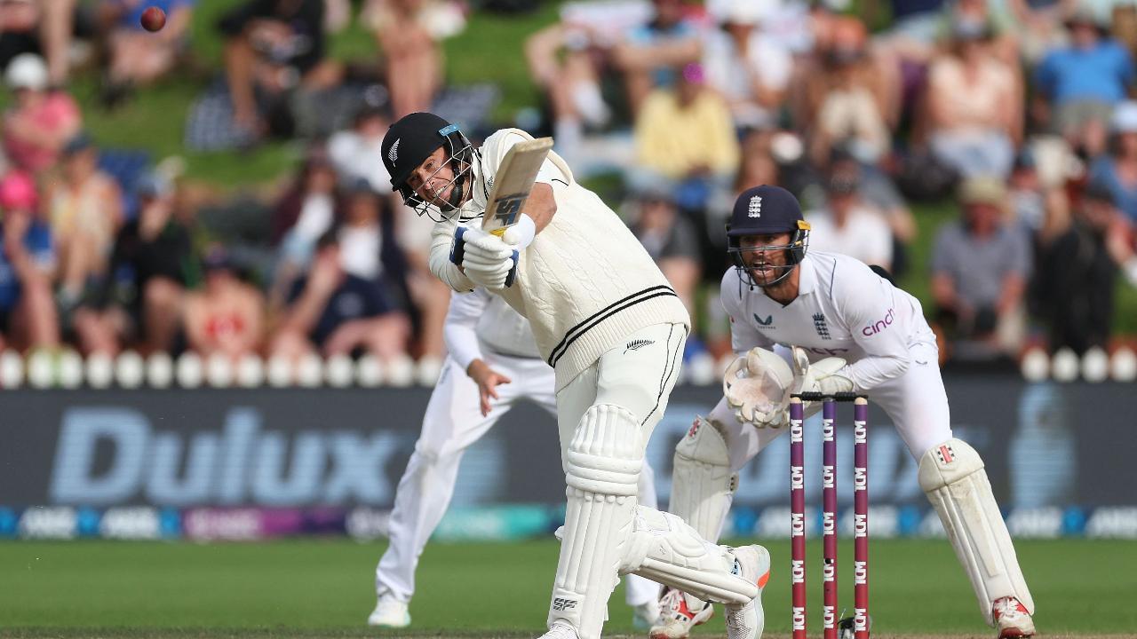 New Zealand 325-5, leads England by 99 at lunch on Day 4 of 2nd Test