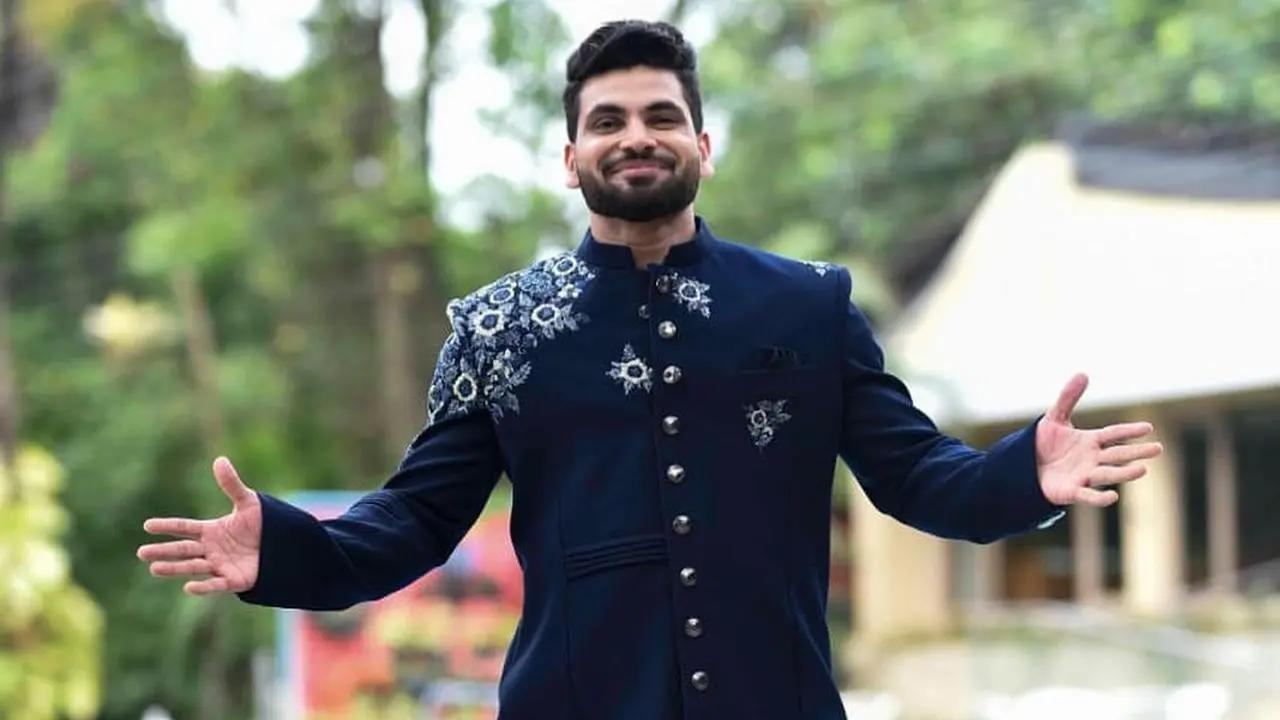 During 'Bigg Boss 16' Shiv was often seen giving his fellow contestants fitness advise. In one of the recent episodes, he was seen advising Priyanka Chahar Choudhary on how to improve her workout routine. Shiv told Priyanka not to skip the gym since she had a heavy workout session the other day.
