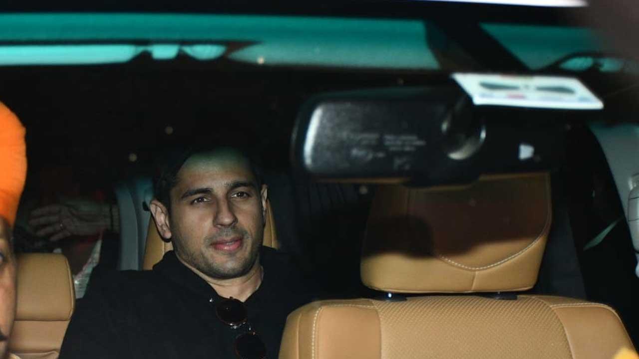 Earlier in the day, Sidharth's bride-to-be, Kiara was seen exiting the airport along with ace fashion designer Manish Malhotra. Reportedly, Advani will be wearing Manish Malhotra outfit for her big day.