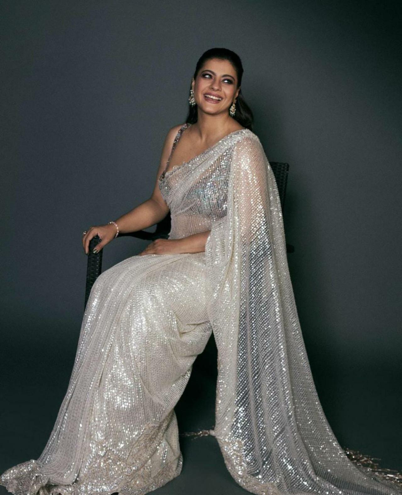 KajolKajol looked truly stunning as she wore a white saree and we can't help but fall for her stunning saree look